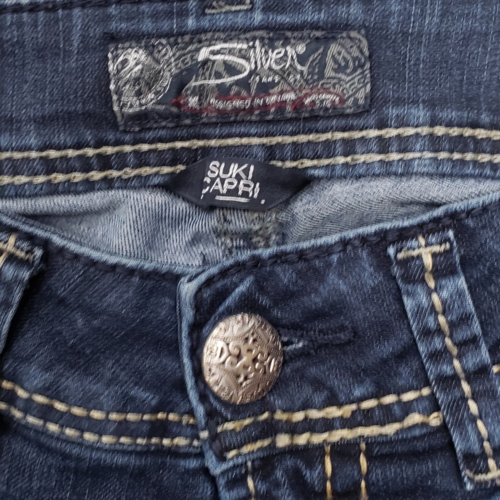 Womens Silver Suki Dark Wash Curvy Denim Jean Capri W27